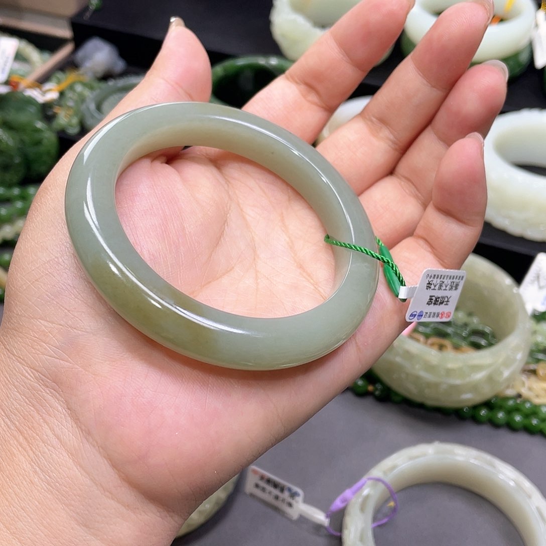 和田玉手镯60圈口11未镶嵌