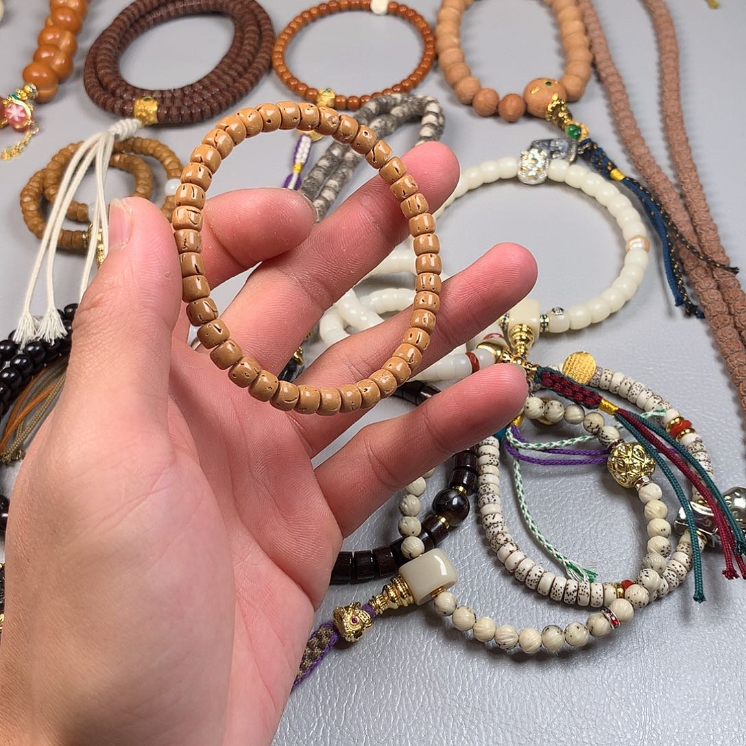 W***G桃核吊坠。。。。。。。。。。。