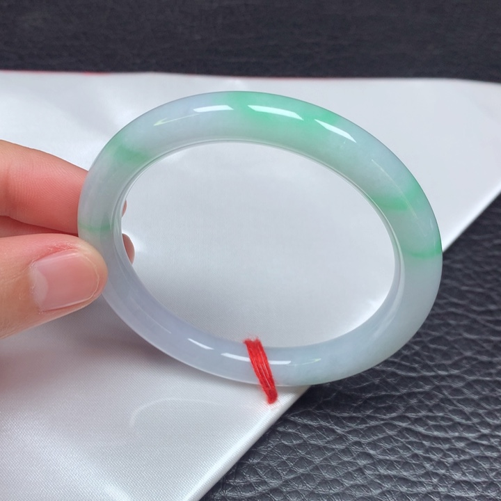 翡翠手镯（圆镯）未镶嵌