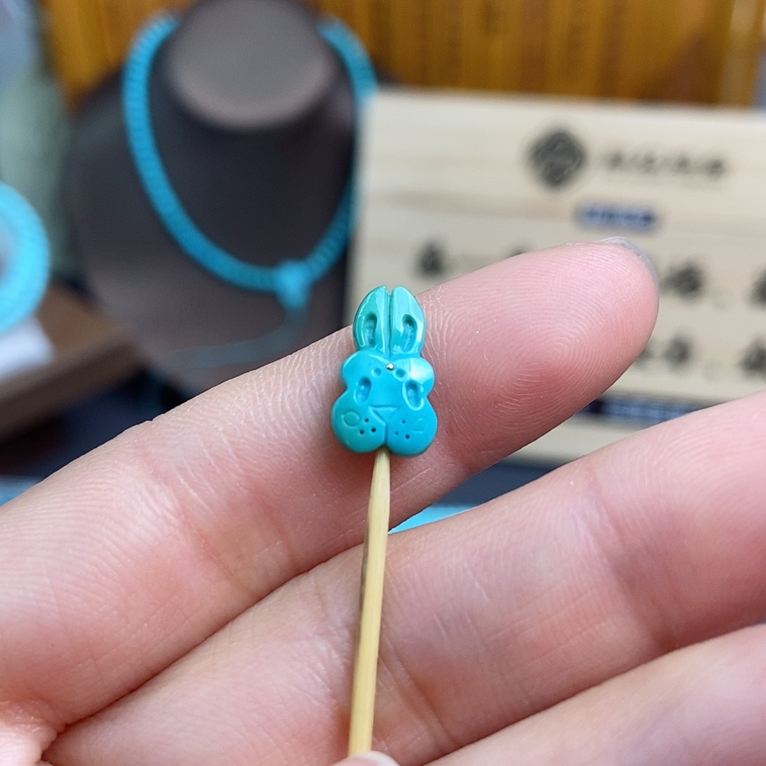 绿松石配饰未镶嵌