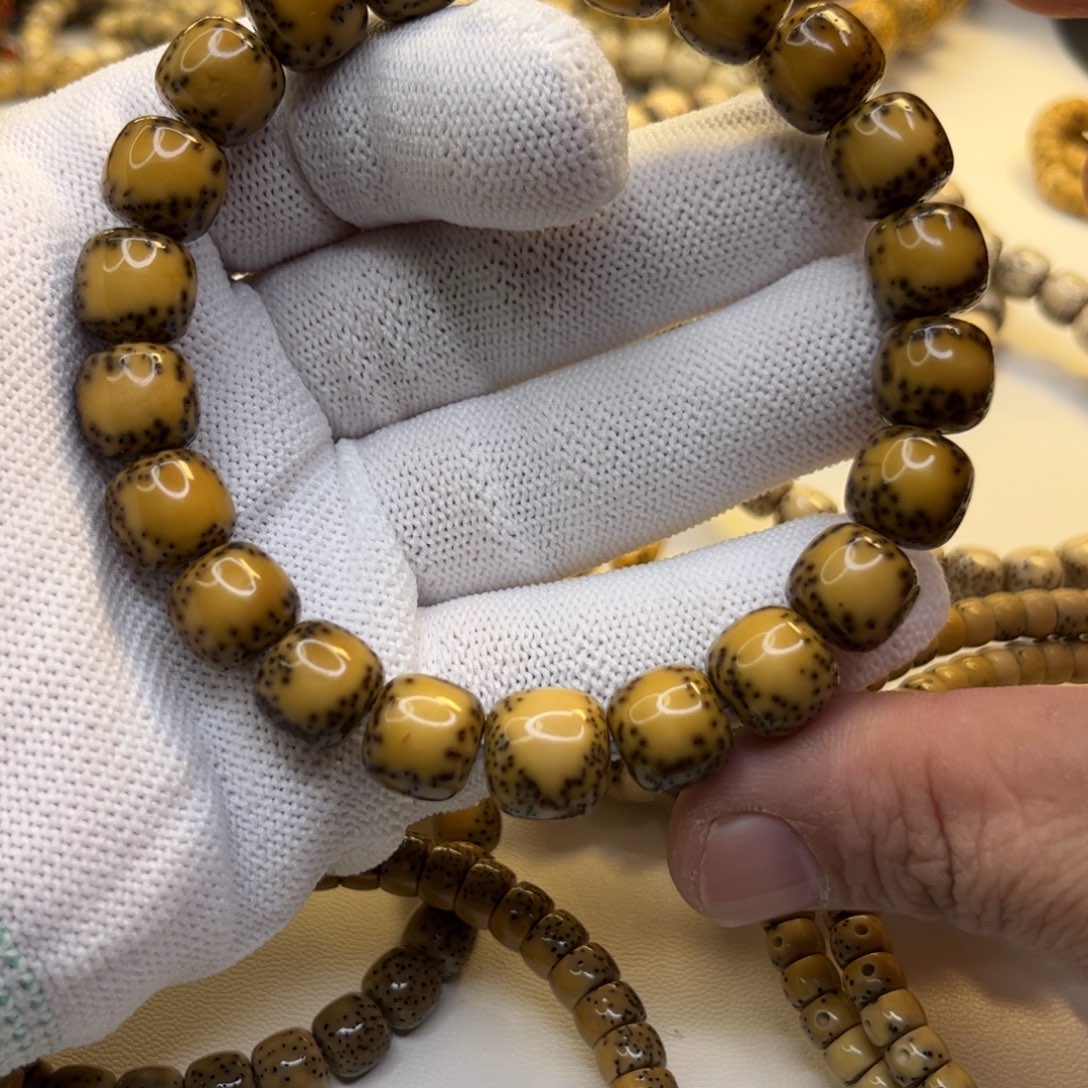 星月菩提手串黄金瞳11
