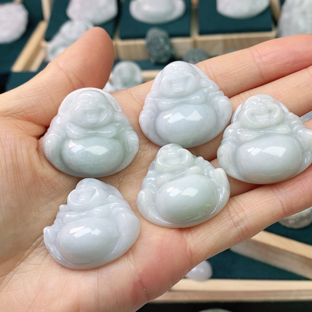 翡翠颈饰未镶嵌佛公发货发其一