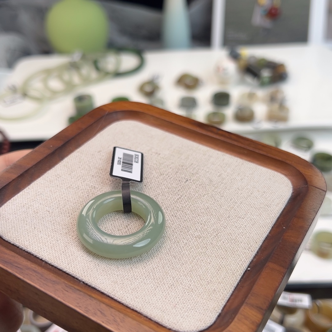 和田玉（糖玉）未镶嵌戒指N16且末蓝泥鳅背直径17.2不退换