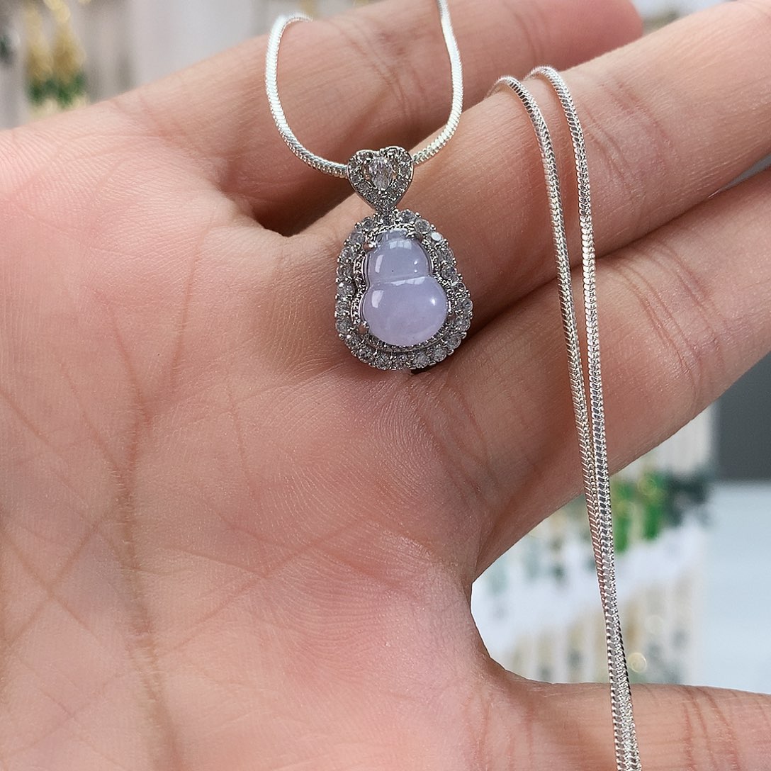 翡翠未镶嵌颈饰葫芦吊坠紫