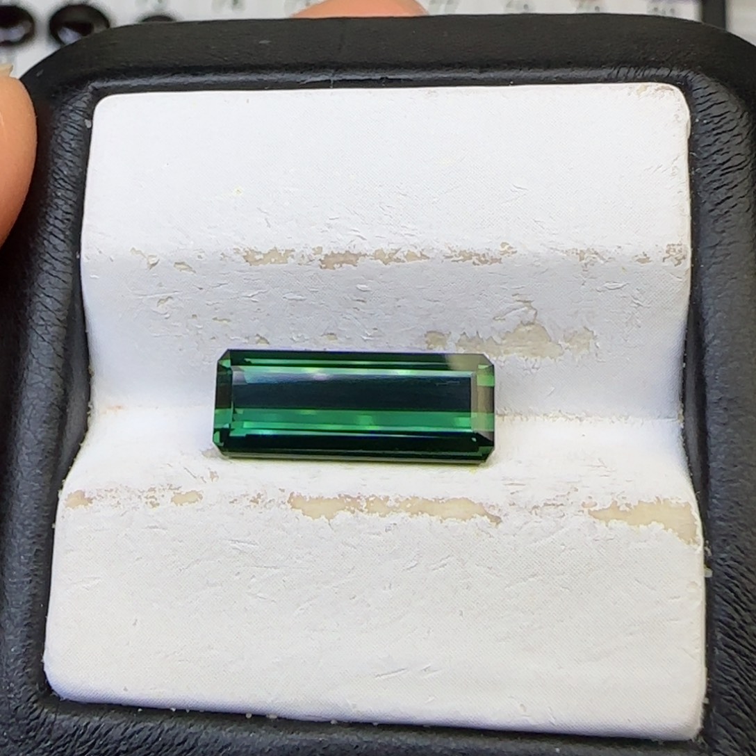 未镶嵌碧玺珠宝半成品天然3.9克拉