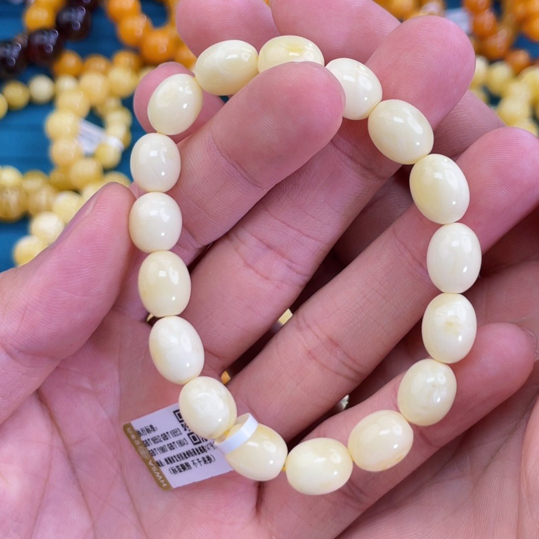 未镶嵌琥珀珠宝奇石98