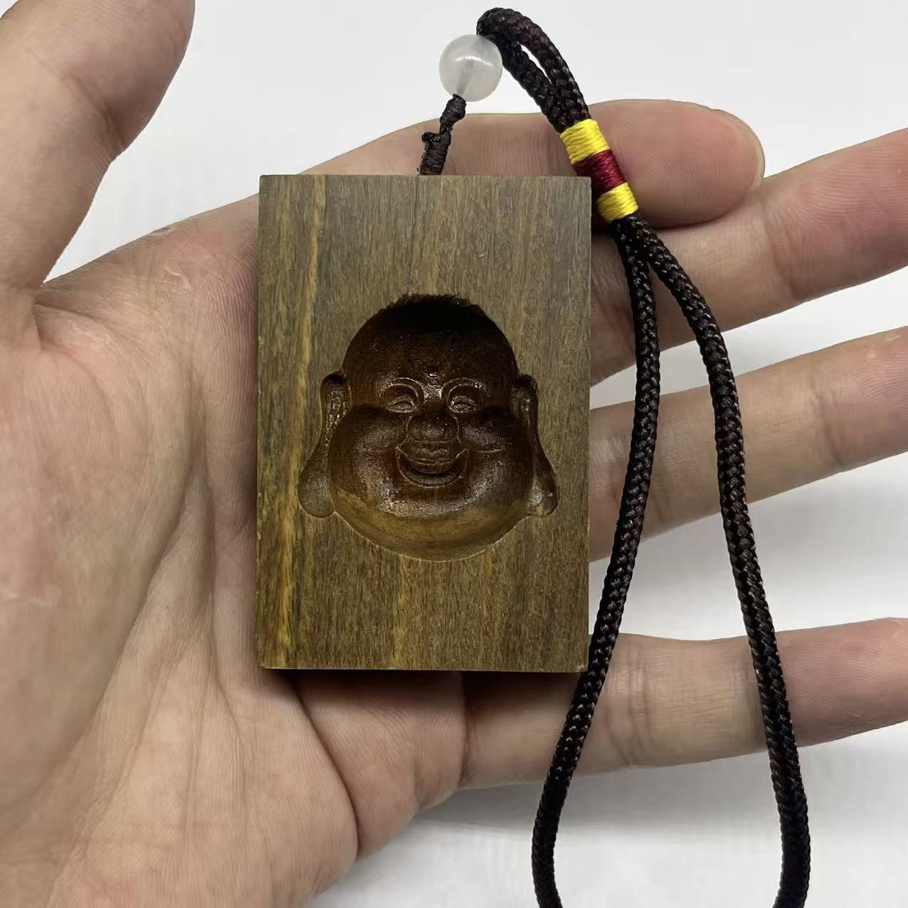 绿檀雕刻弥勒佛卡4*6木牌把件维腊木无礼盒 431