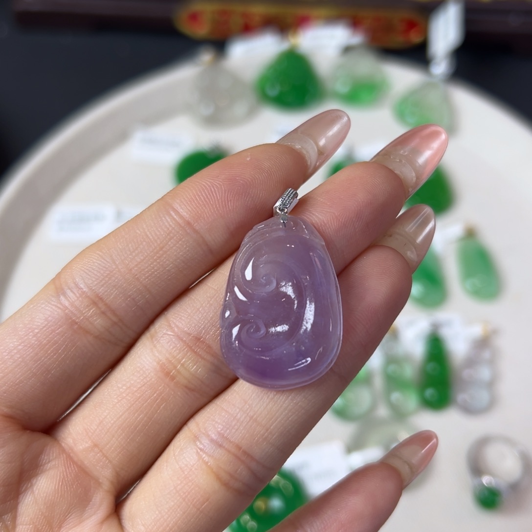 小****翡翠未镶嵌颈饰如意直播编号m8972