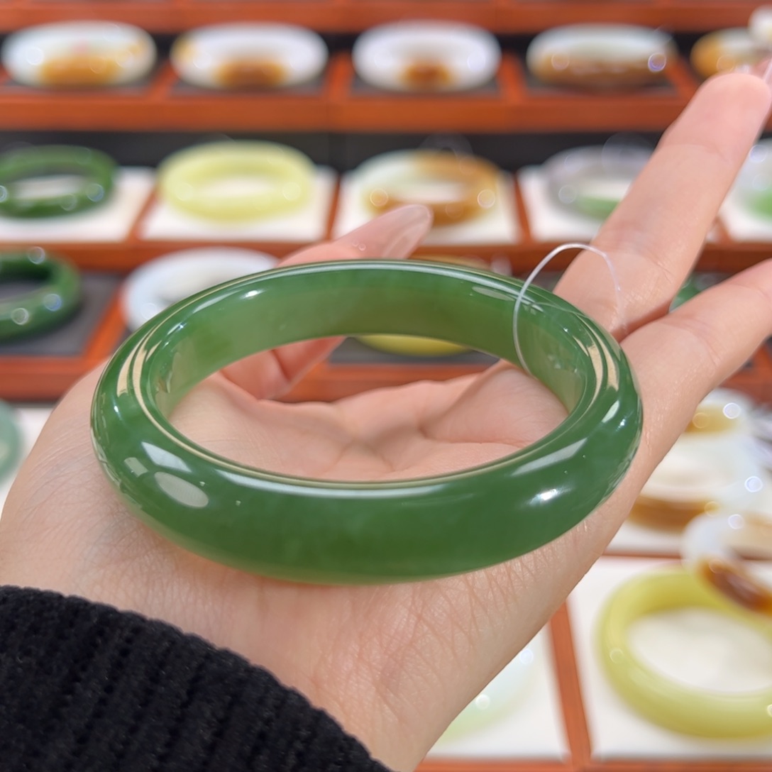 和田玉（碧玉）未镶嵌手镯丫*