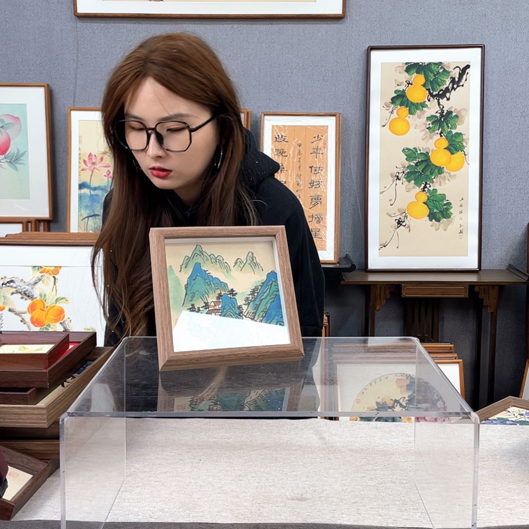 国画手绘带框尺寸：15*15