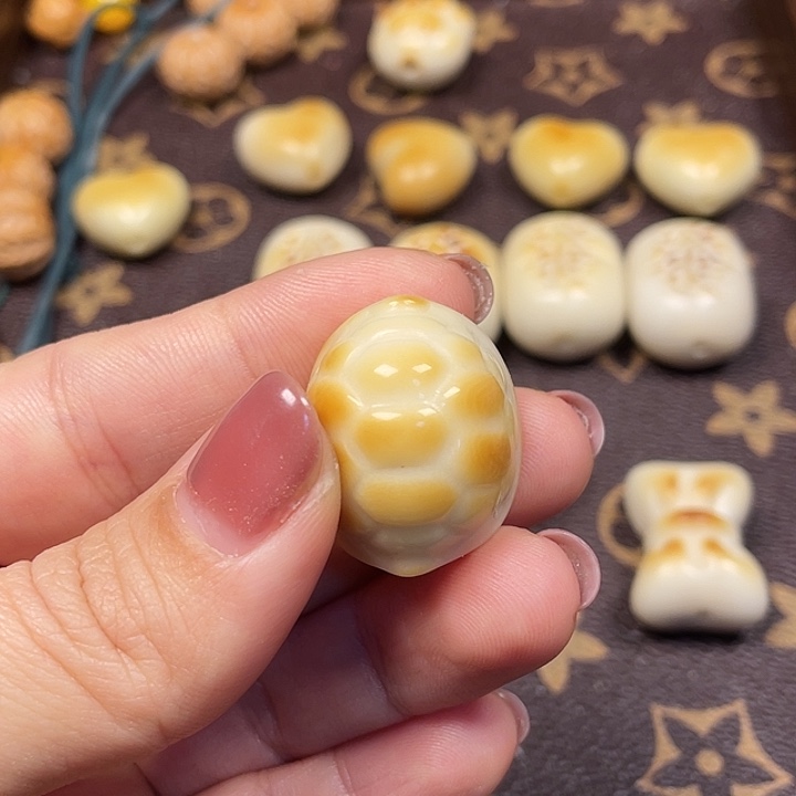 木^****^配饰富甲。             