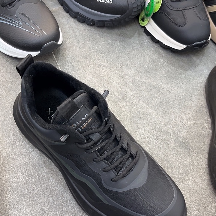 55109黑绿43码男鞋