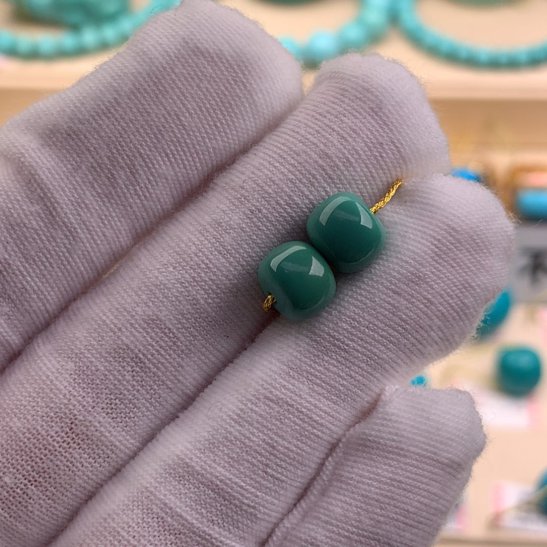 绿松石未镶嵌颈饰