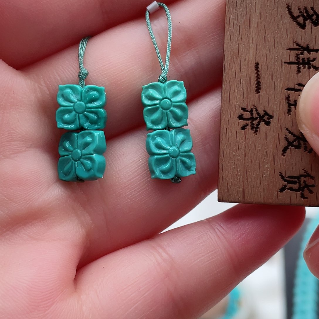 绿松石颈饰未镶嵌