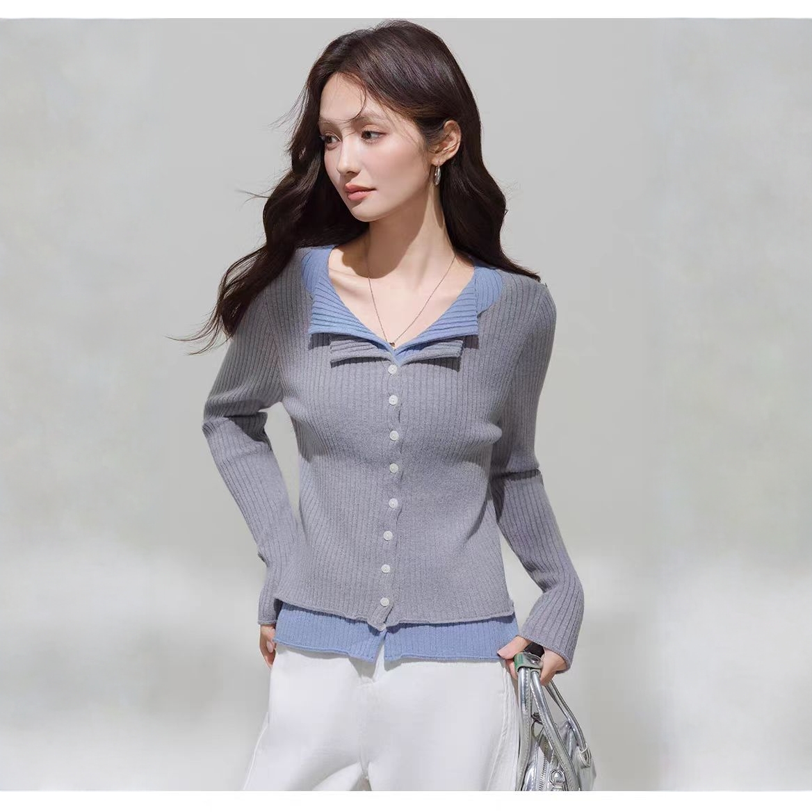 韩系撞色假两件V领长袖针织2025秋季新款修身显瘦设计感打底上衣
