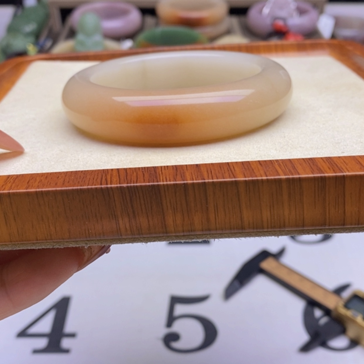 【闪购商品】石英质玉手镯未镶嵌