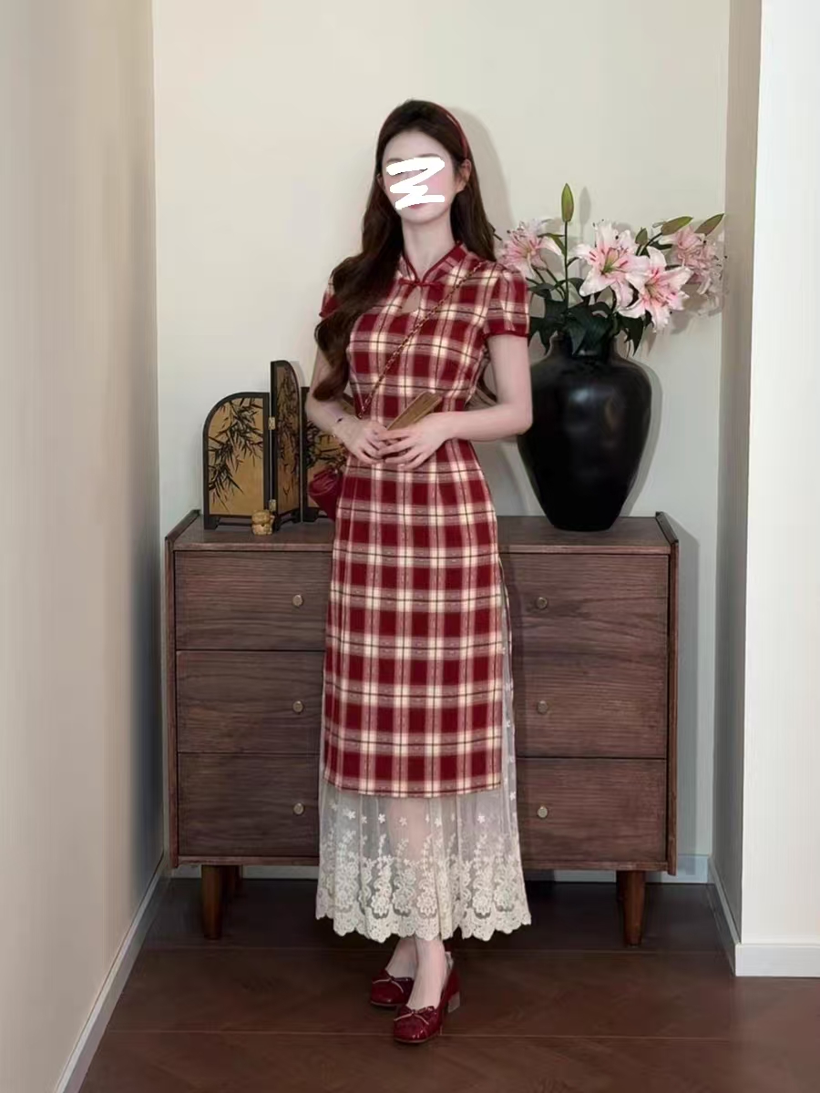 现631-5#【枫糖晚】新中式复古风格纹蕾丝拼接刺绣假两件旗袍连衣裙