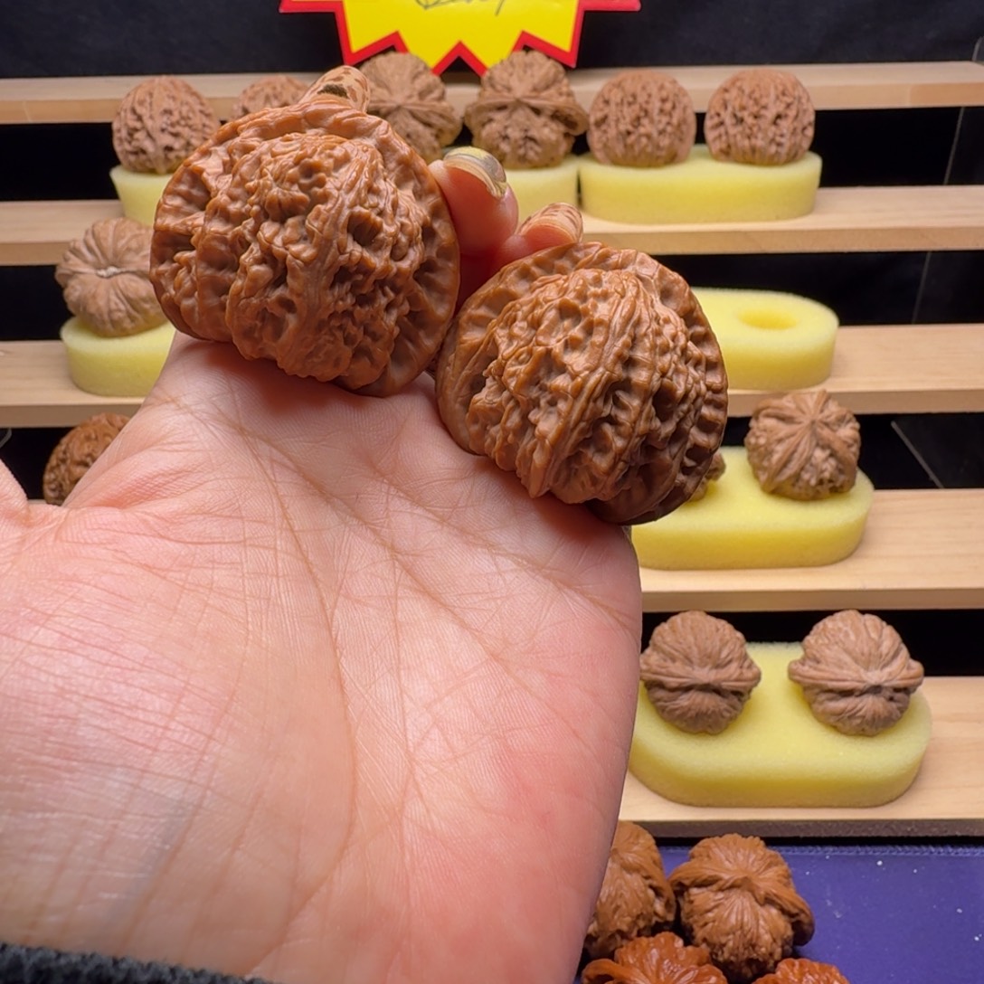 文玩核桃吊坠45尺三角白