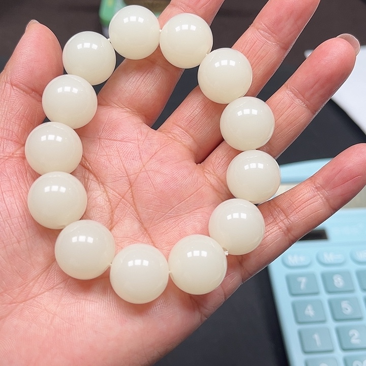 和田玉（糖玉）未镶嵌颈饰