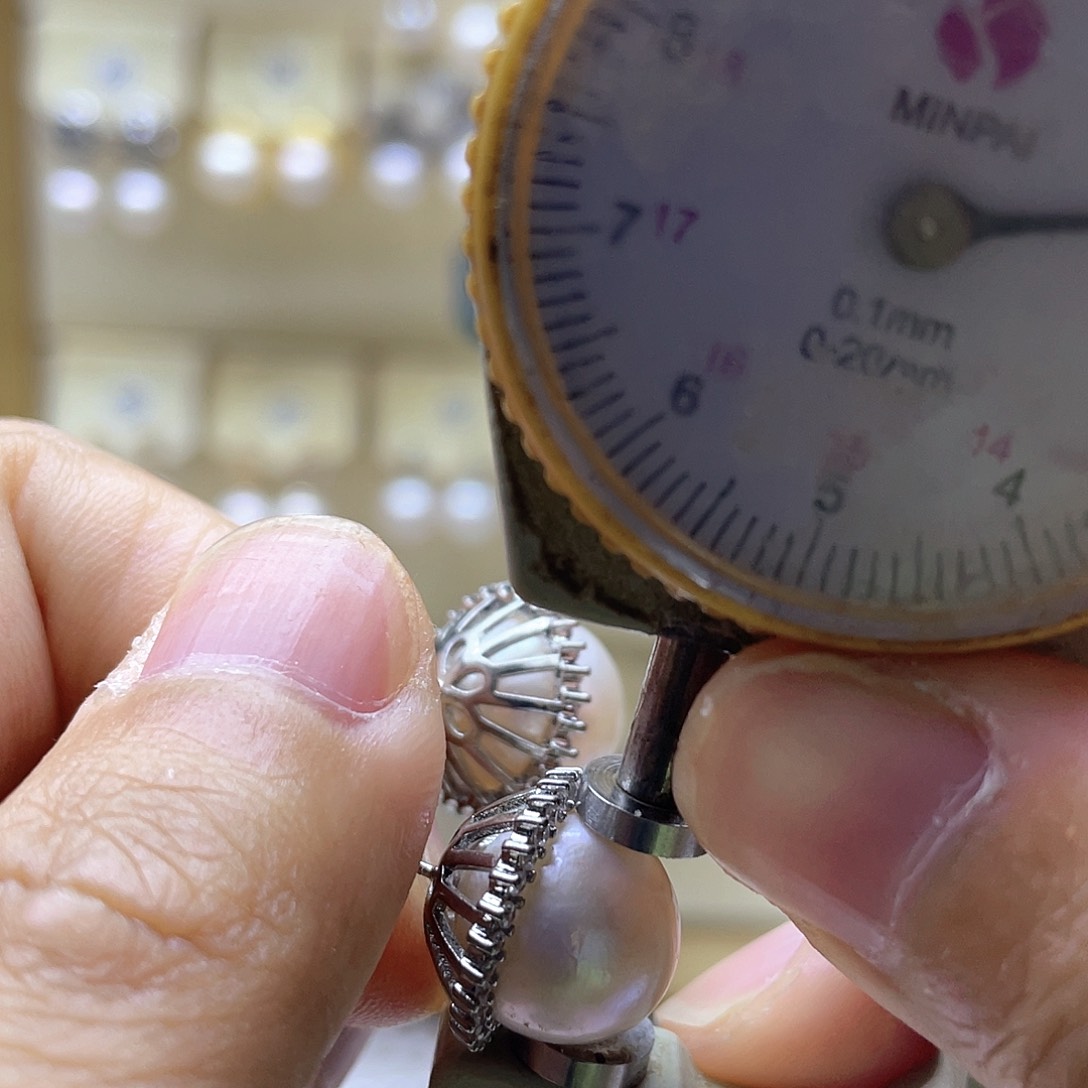 银S925镶嵌淡水珍珠耳饰