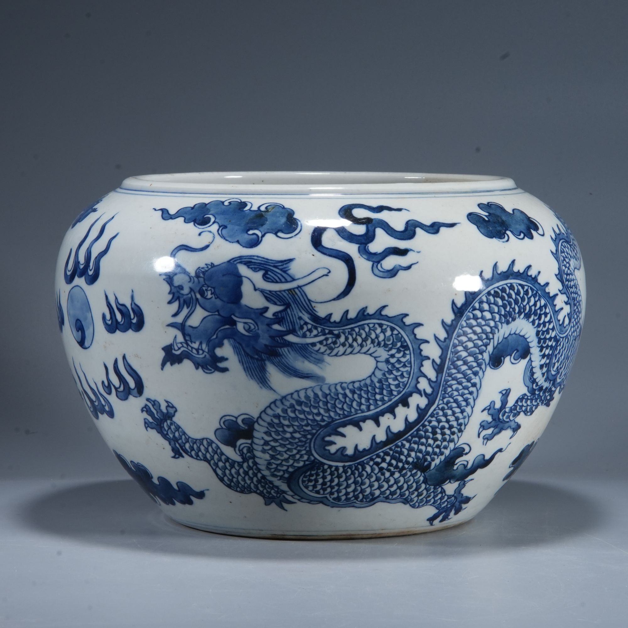 h580/清代 青花云龙纹水盂【华豫之门甄选】