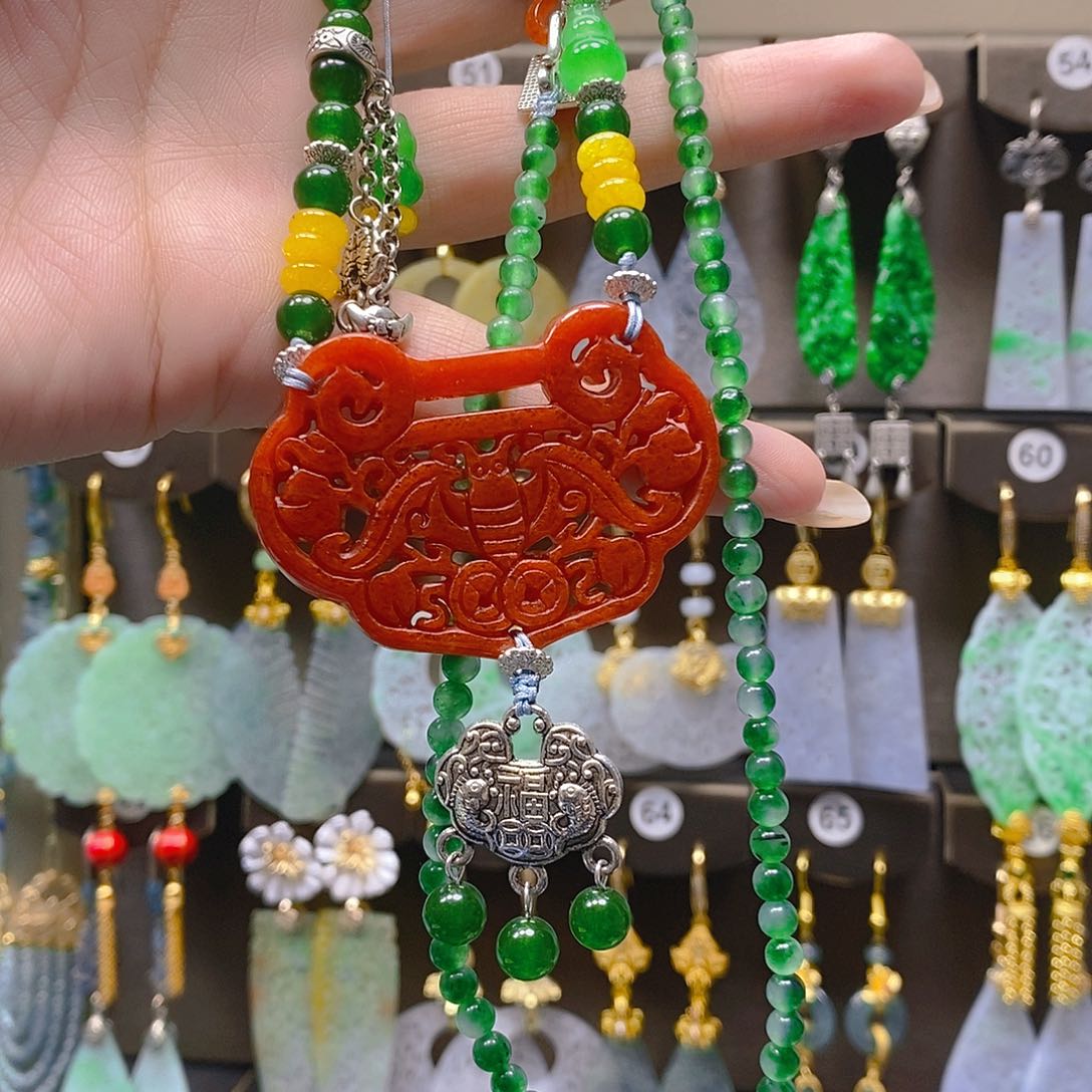 未镶嵌翡翠耳饰翡翠