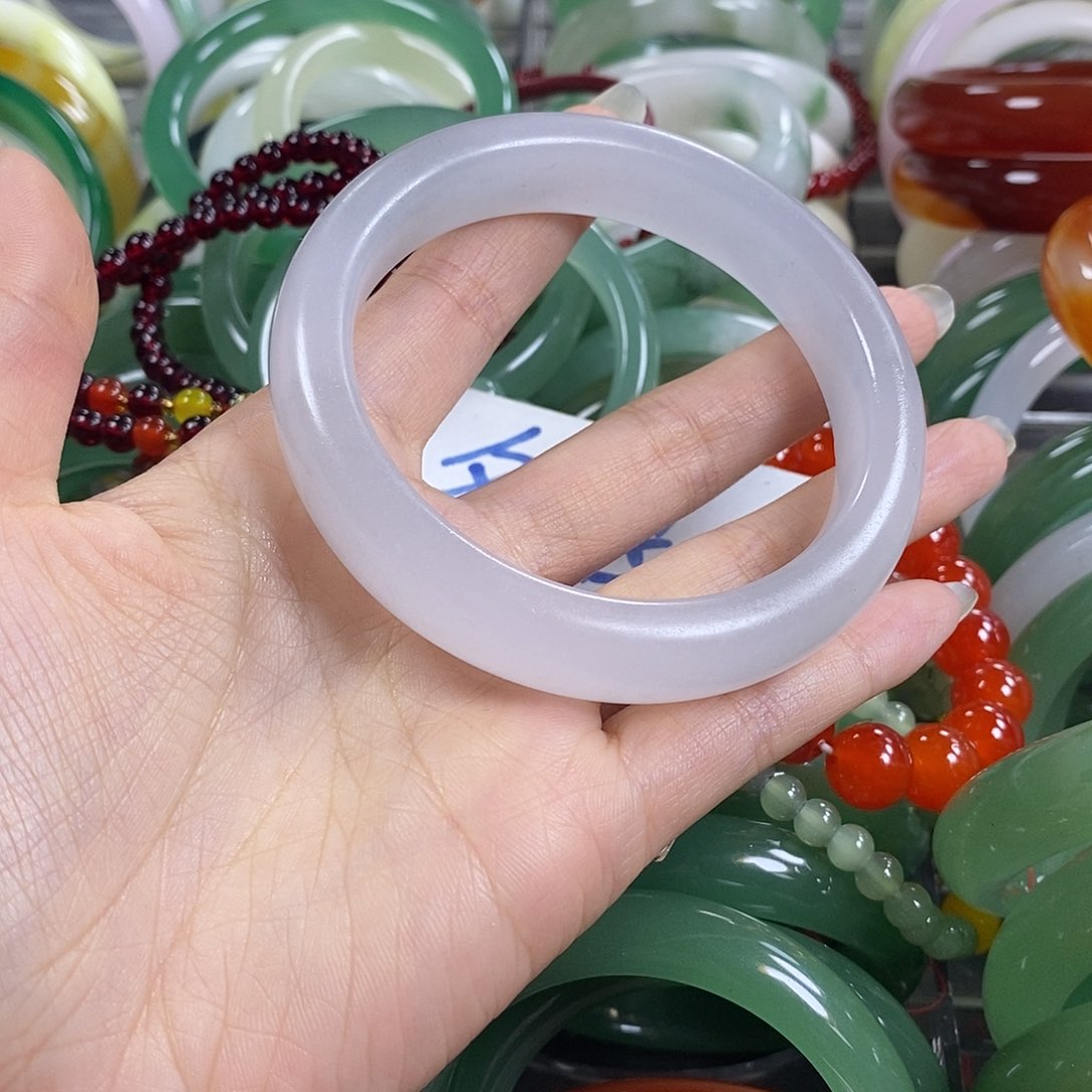 石英质玉手镯未镶嵌60