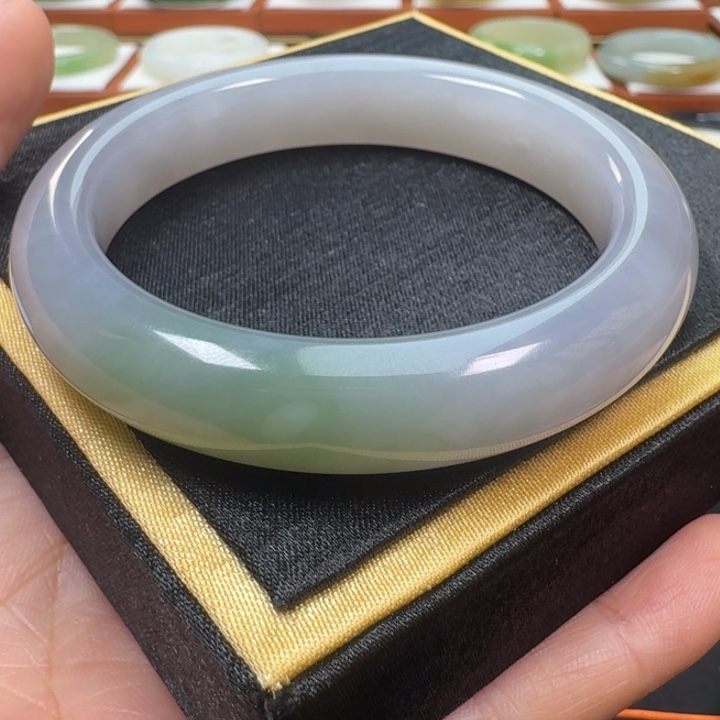 和田玉手镯未镶嵌拍前请仔细阅读购买协议