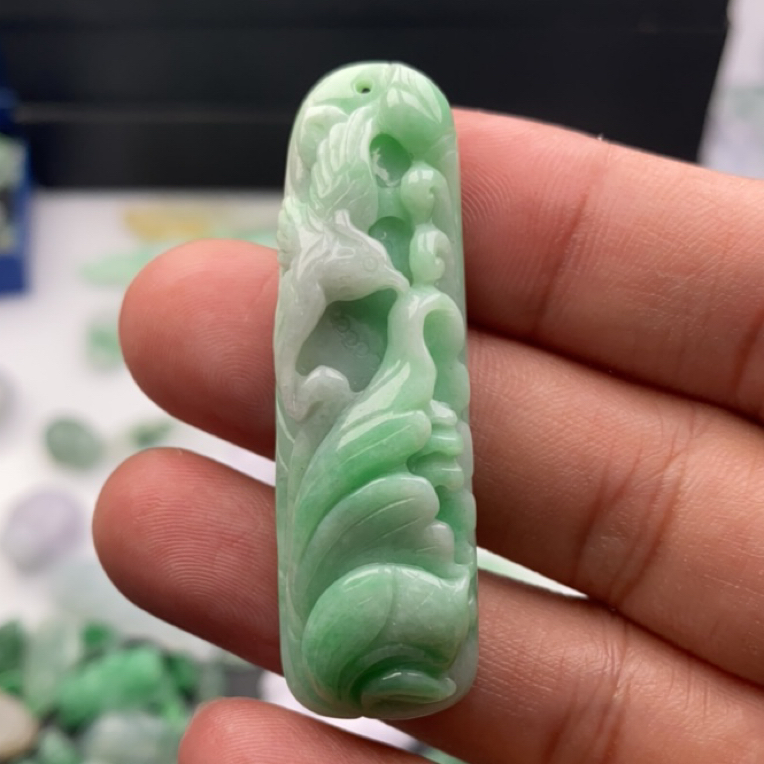 天然翡翠A货吊坠