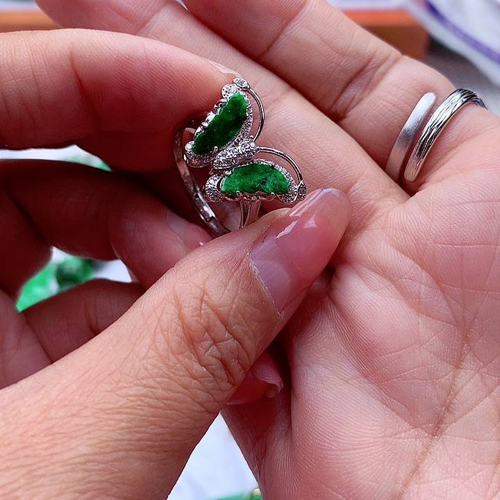 翡翠颈饰银S925镶嵌翡翠