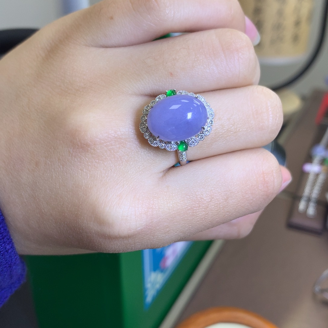 翡翠颈饰18K金镶嵌翡翠