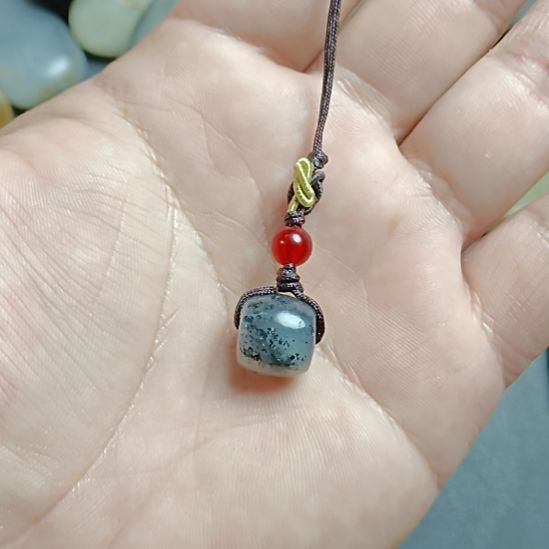 和田玉未镶嵌车挂