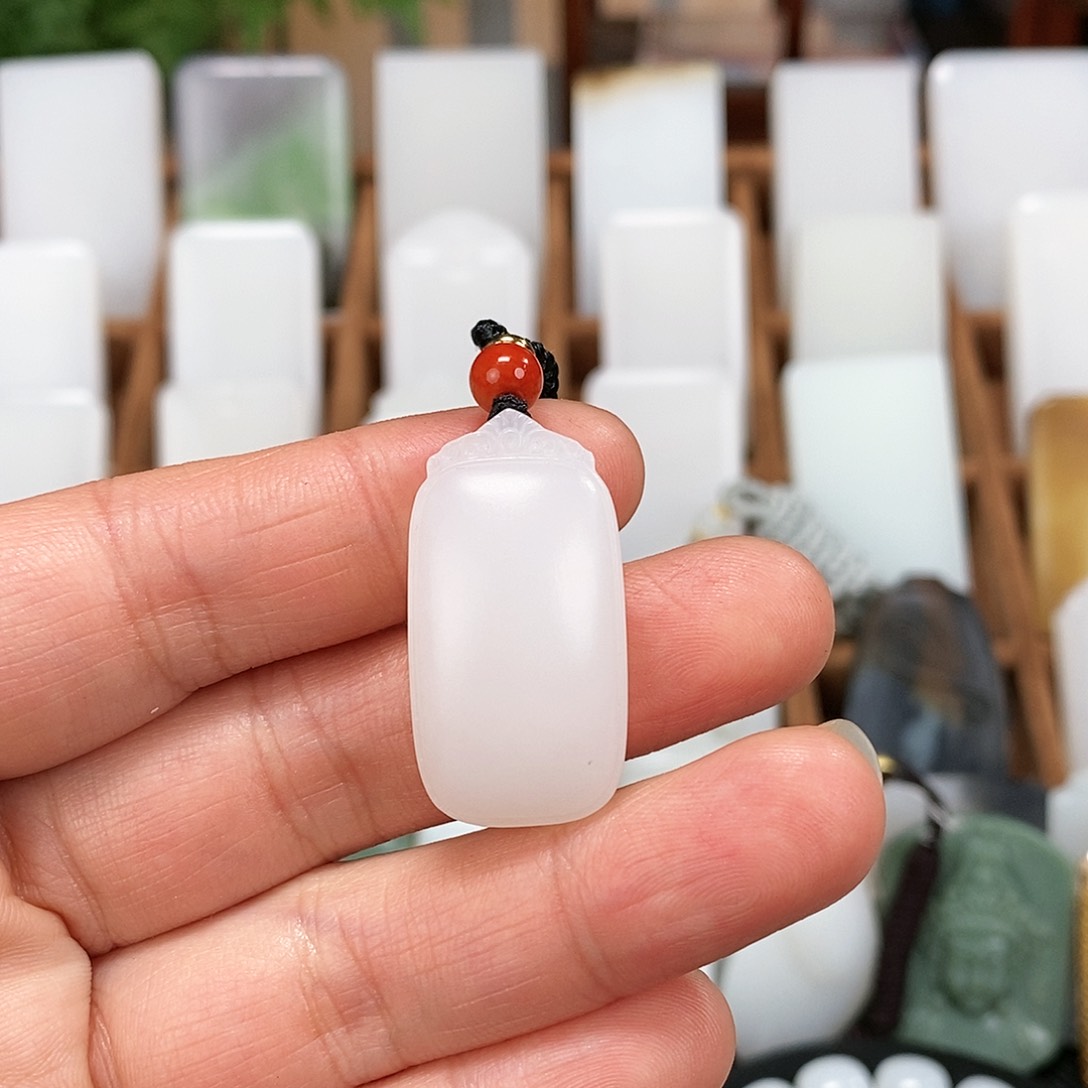 和田玉颈饰未镶嵌