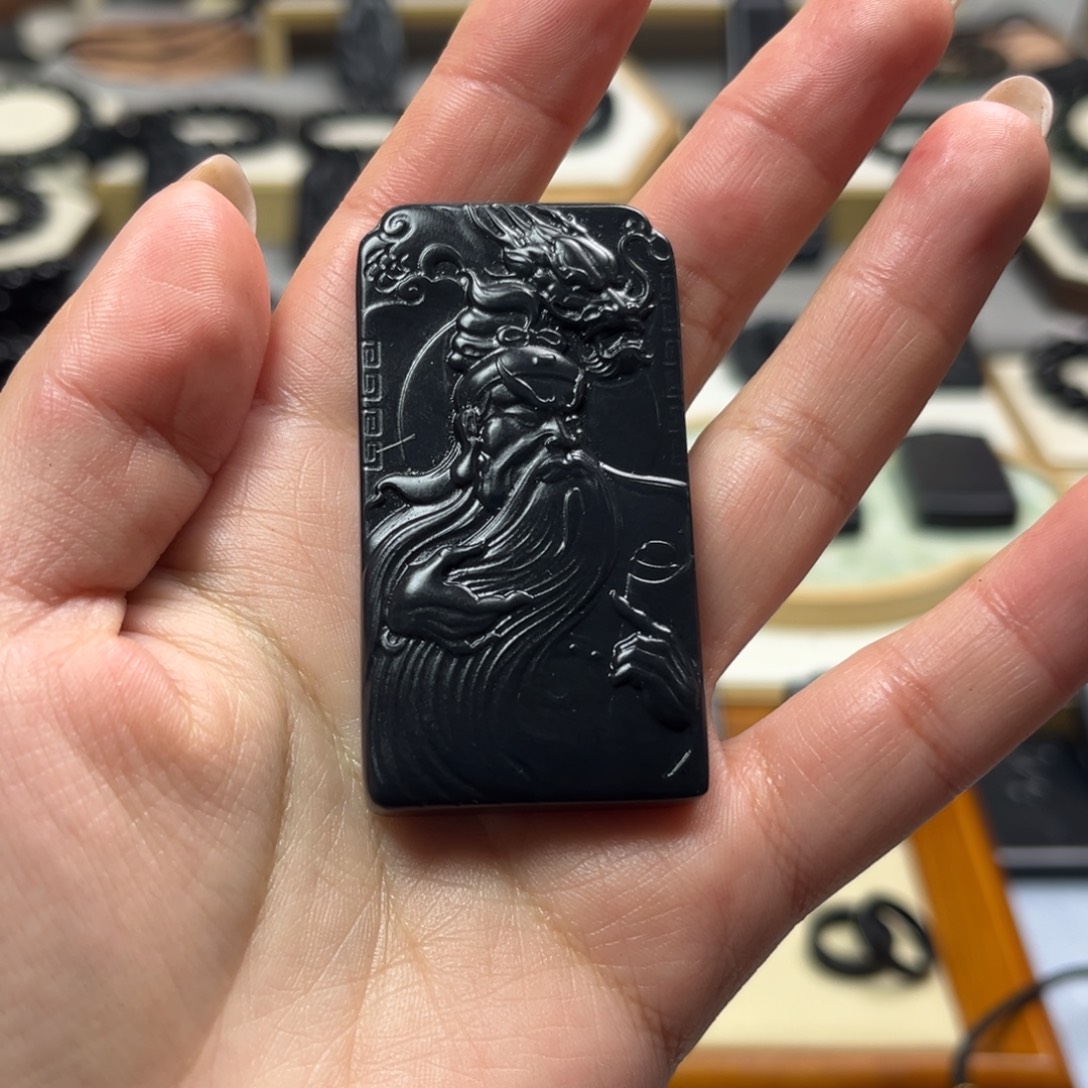 ༺***༻和田玉（墨玉）未镶嵌颈饰36关公