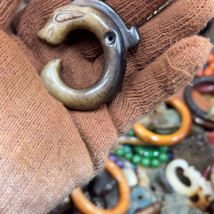 和田玉（青白玉）未镶嵌挂件