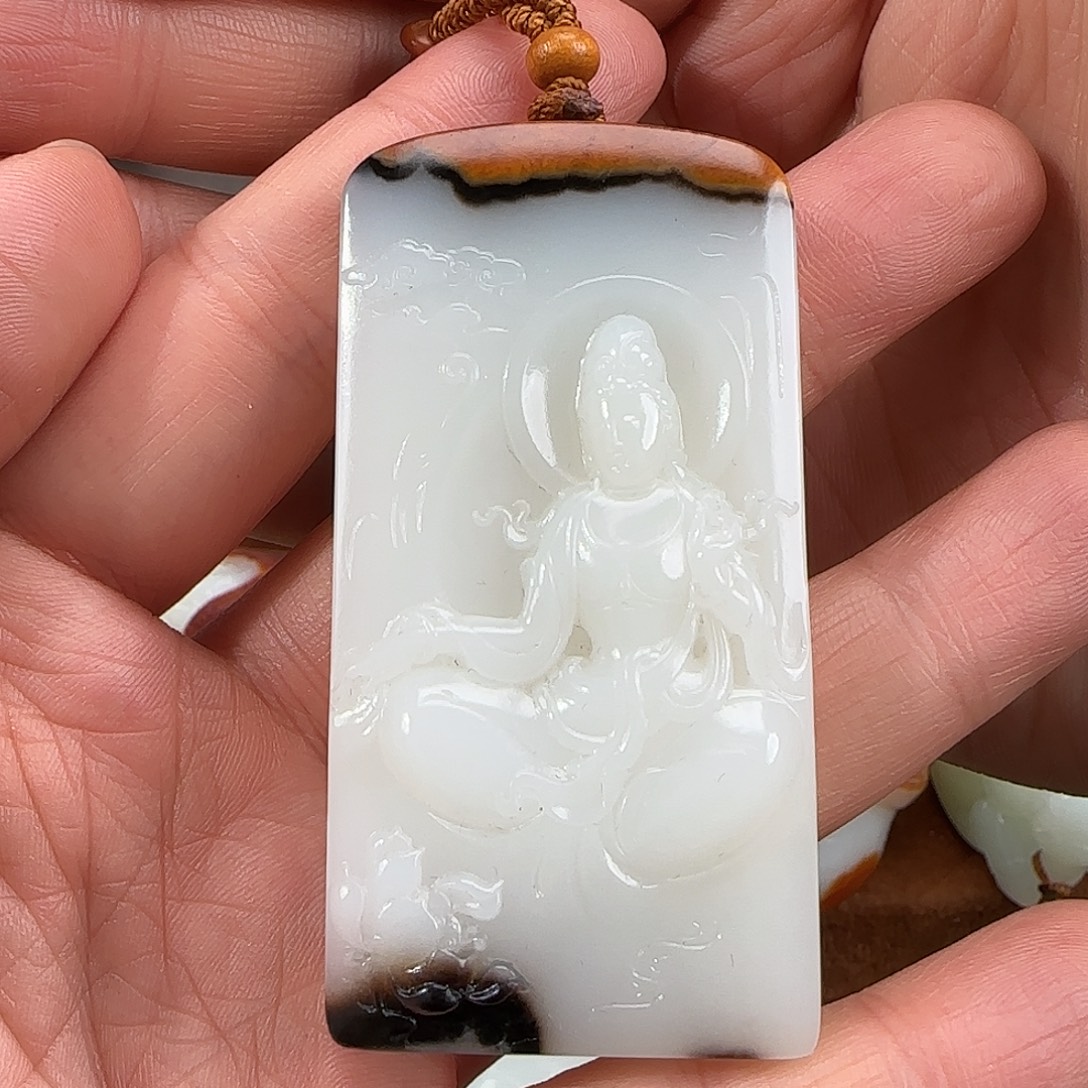 用***3和田玉未镶嵌颈饰