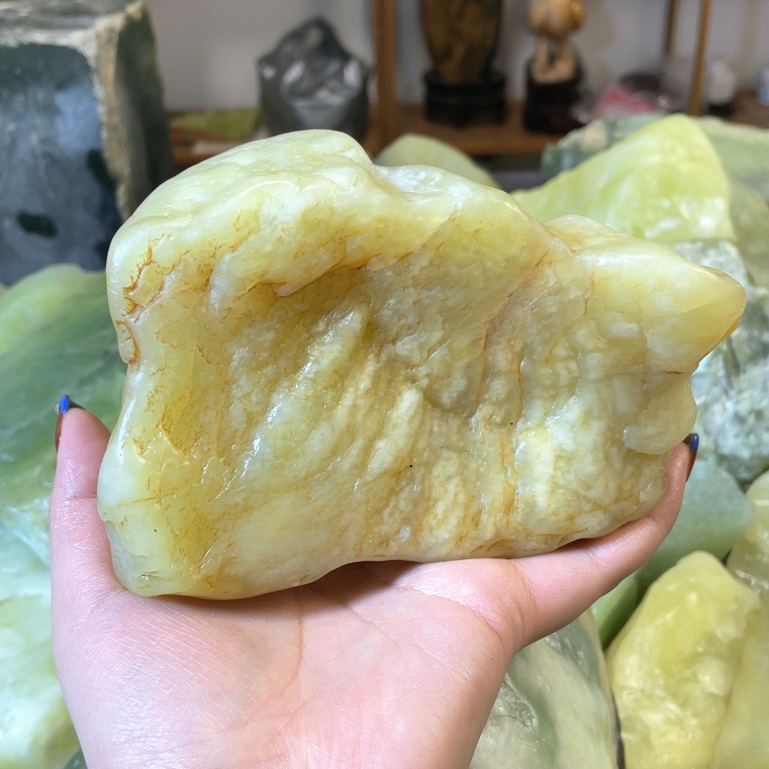 蛇纹石玉未镶嵌中国四大名玉简易