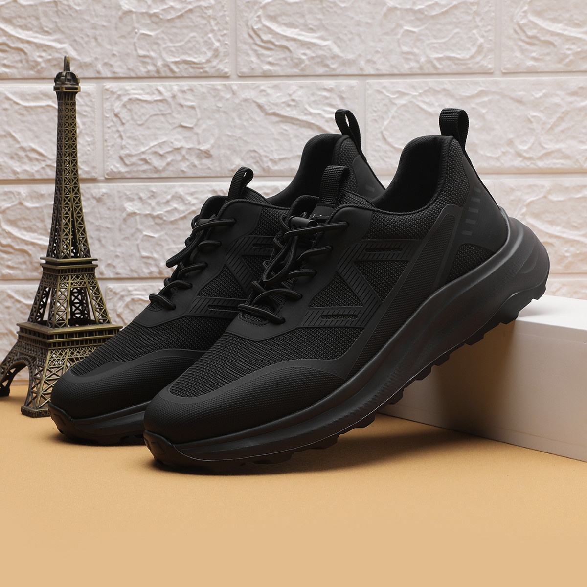 YC002-黑色增高时尚休闲鞋健步鞋男士素面轻便松紧带671060