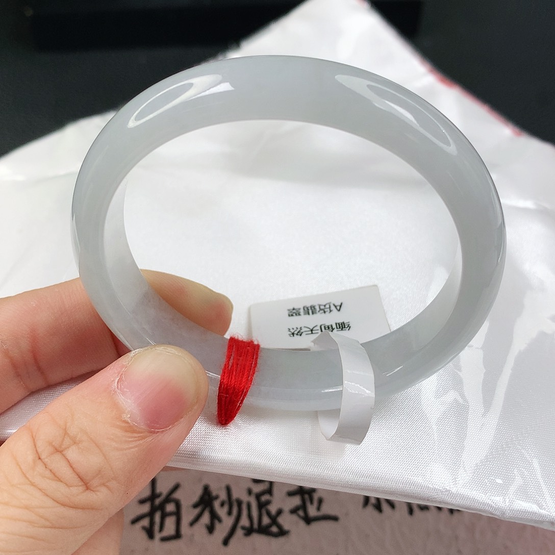 翡翠手镯未镶嵌，，，，，，，