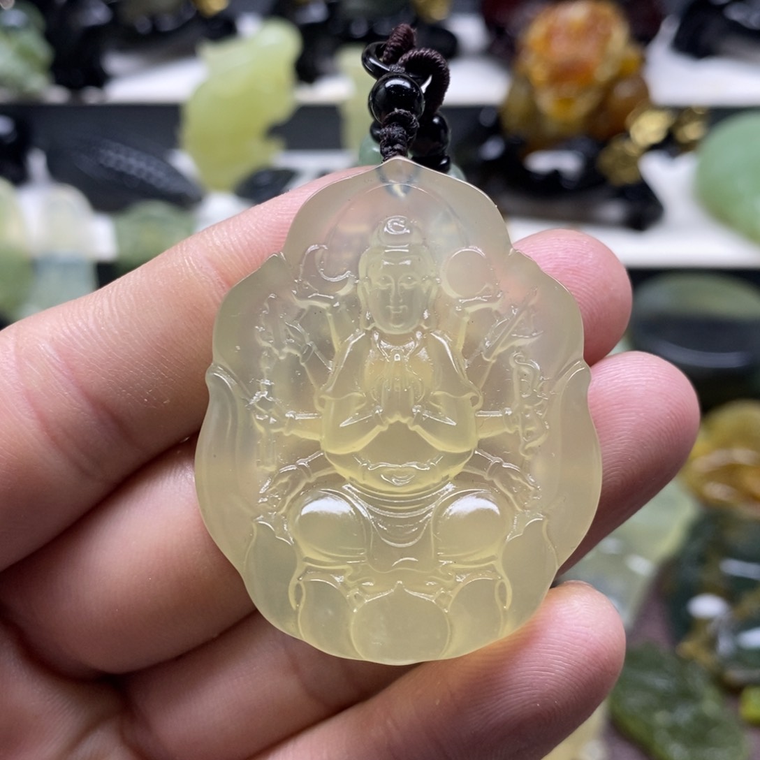 岫玉千手观音吊坠未镶嵌