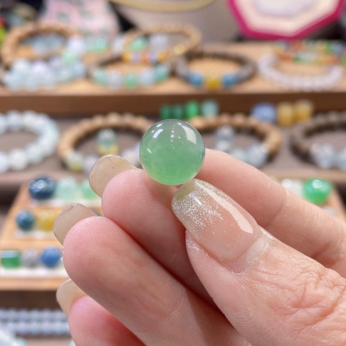 【闪购商品】翡翠颈饰未镶嵌13芙蓉绿