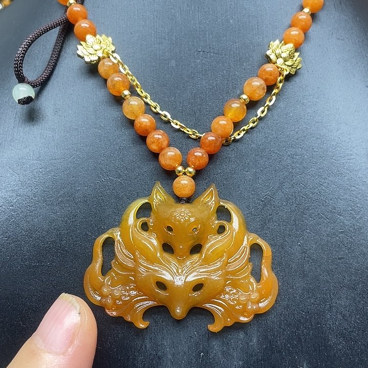 未镶嵌蛇纹石玉颈饰