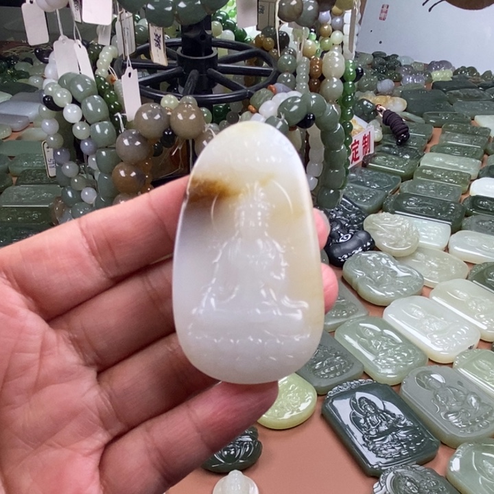 和田玉未镶嵌颈饰