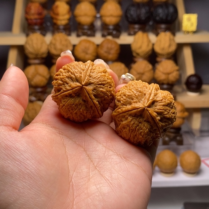 文玩核桃吊坠37虎王三棱Y12