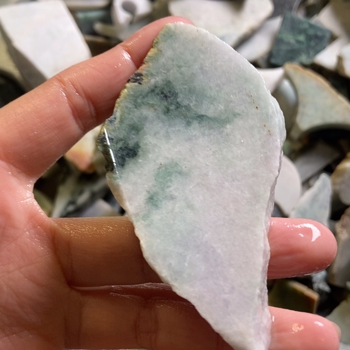 翡翠颈饰未镶嵌天然翡翠