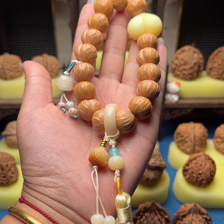 安***.木质屁桃全品手串