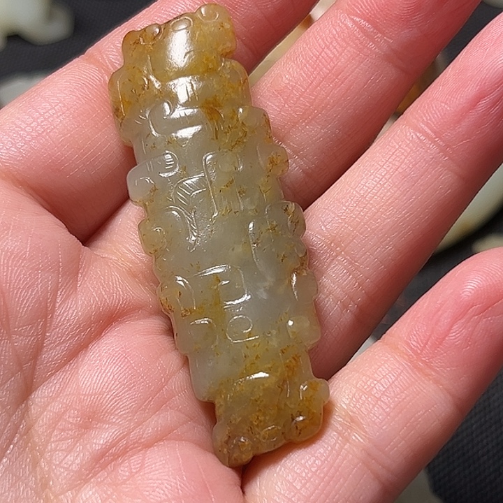 丰***%和田玉（糖玉）未镶嵌挂件