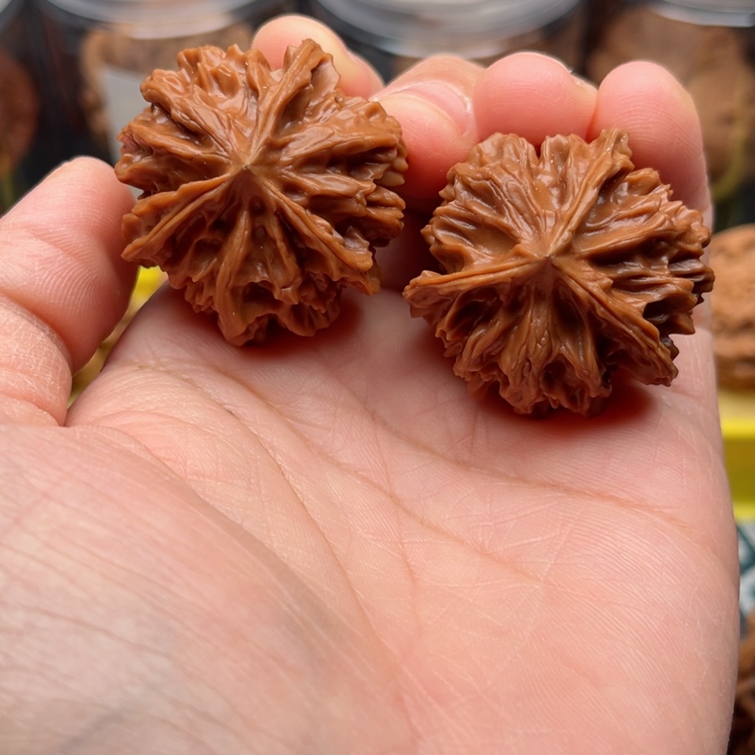 【闪购商品】桃木文玩核桃手把件35岐山三棱