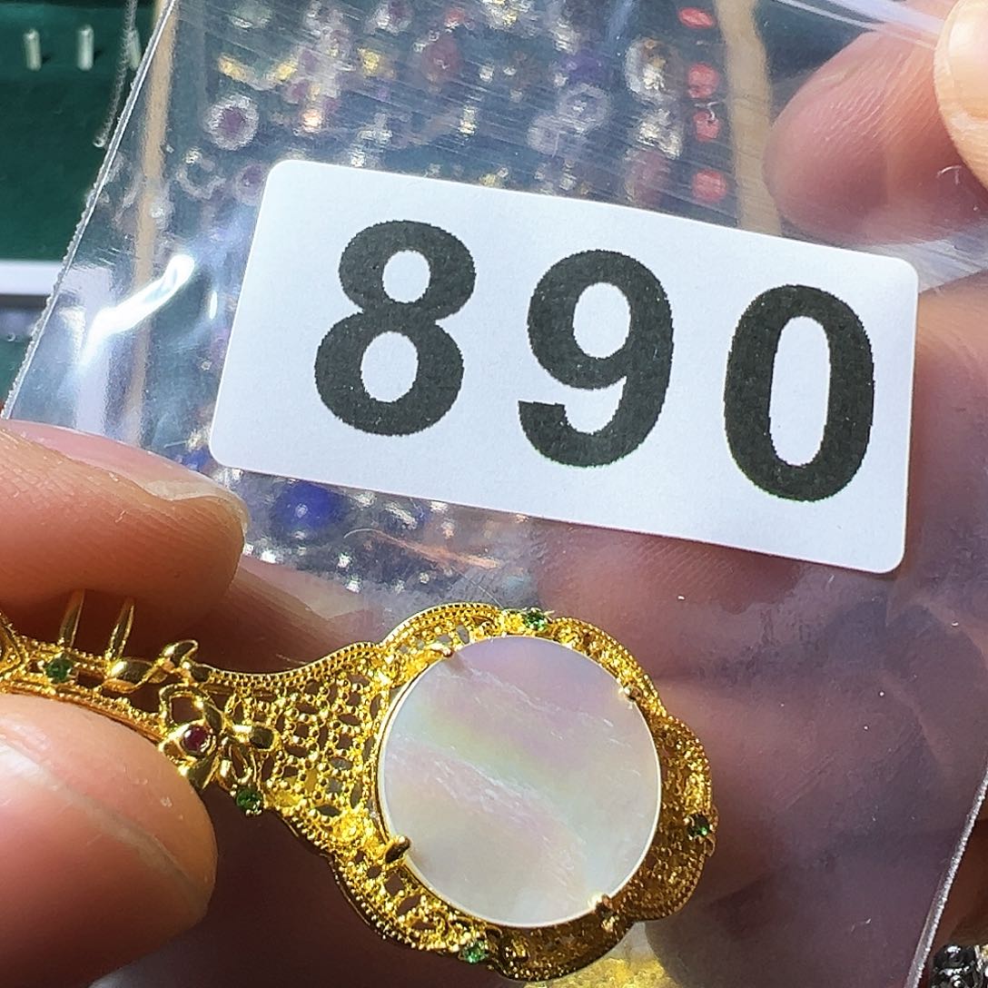 石英质玉颈饰未镶嵌