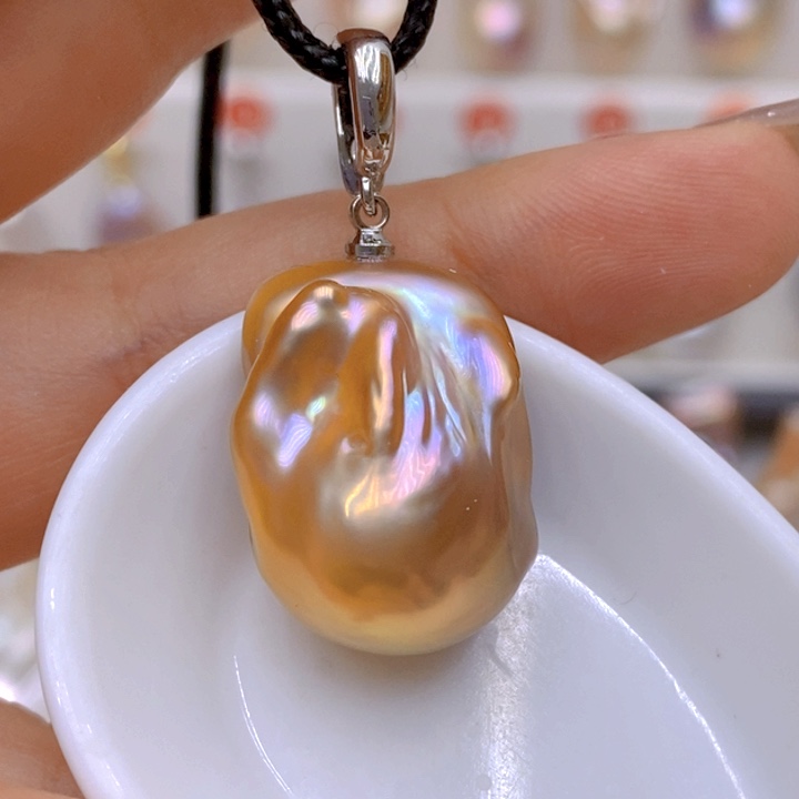 淡水珍珠吊坠(赠链)未镶嵌